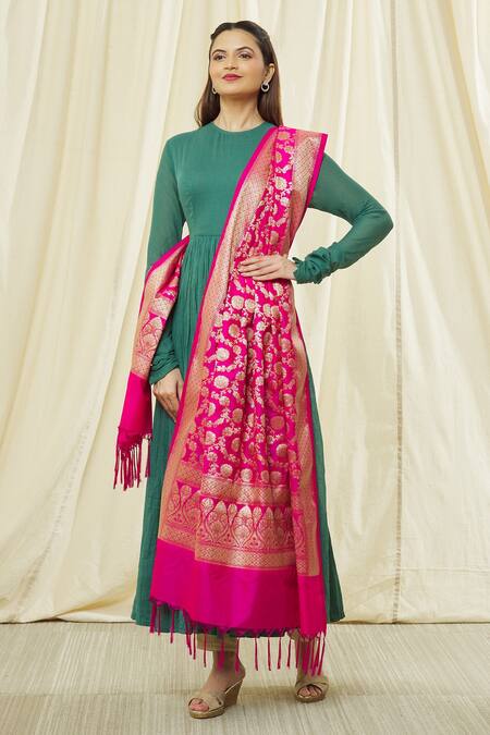 Naintara Bajaj Pink Brocade Zari, Fringe Floral Woven Banarasi Art Silk Dupatta Online at Aza Fashions Naintara Bajaj_Pink Brocade Zari, Fringe Floral Woven Banarasi Art Silk Dupatta_Online_at_Aza_Fashions