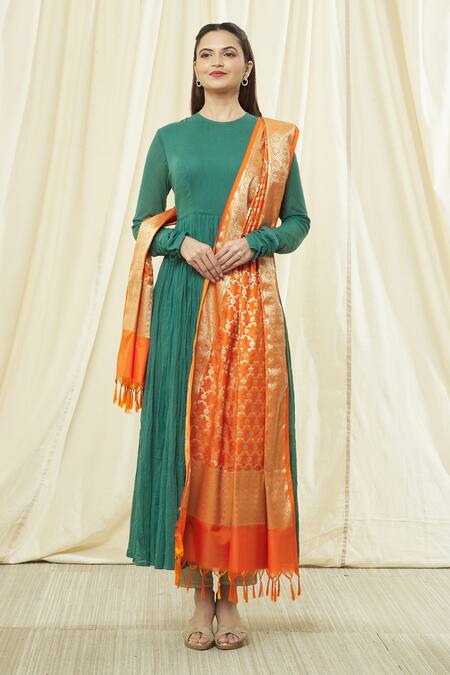 Shop Naintara Bajaj Orange Brocade Zari, Fringe Floral Woven Banarasi Art Silk Dupatta Online at Aza Fashions Shop_Naintara Bajaj_Orange Brocade Zari, Fringe Floral Woven Banarasi Art Silk Dupatta _Online_at_Aza_Fashions