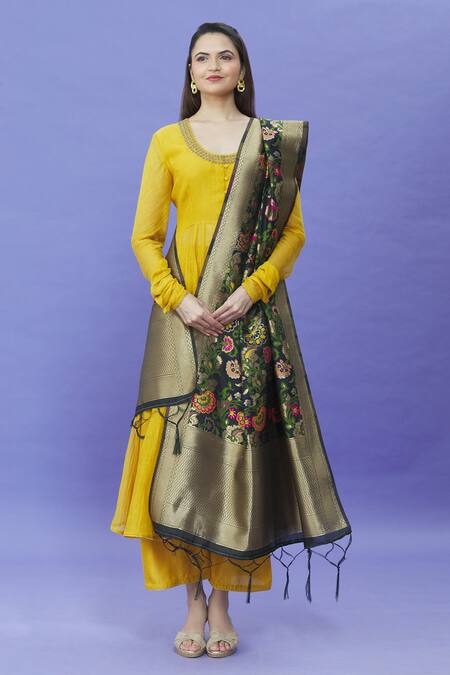 Shop Naintara Bajaj Black Brocade Embroidery Flower Pattern Dupatta Online at Aza Fashions Shop_Naintara Bajaj_Black Brocade Embroidery Flower Pattern Dupatta _Online_at_Aza_Fashions