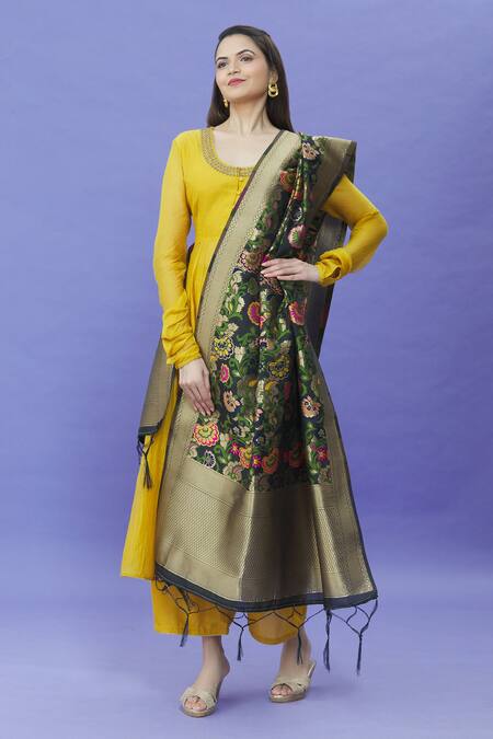 Naintara Bajaj Black Brocade Embroidery Flower Pattern Dupatta Online at Aza Fashions Naintara Bajaj_Black Brocade Embroidery Flower Pattern Dupatta _Online_at_Aza_Fashions