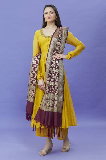 Naintara Bajaj_Wine Brocade Fringe Floral Pattern Banarasi Dupatta _Online_at_Aza_Fashions