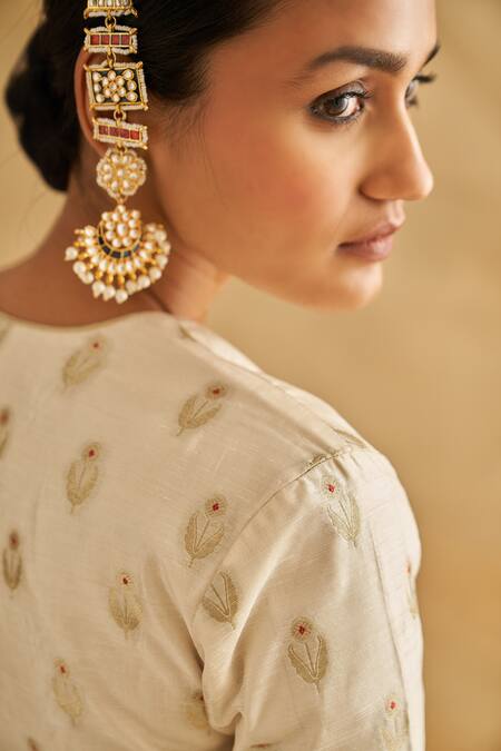 Buy Taisha White Tissue, Satin, Pashmina Pattu Silk Woven Saree With Floral Pattern Blouse Buy_Taisha_White Tissue, Satin, Pashmina Pattu Silk Woven Saree With Floral Pattern Blouse