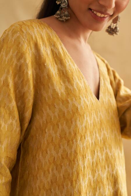 Shop_Taisha_Yellow Kota Doria, Silk V-neck Handwoven Kurta And Pant Set _Online_at_Aza_Fashions