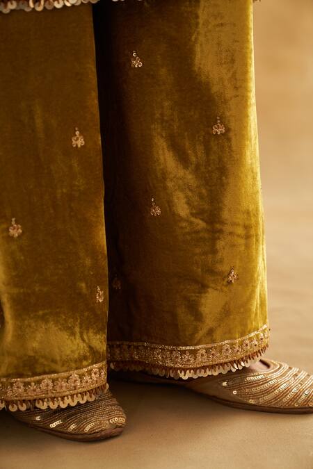 Buy Taisha Green , Velvet, , Pitta Hand Embroidered Kurta Set Online at Aza Fashions Buy_Taisha_Green , Velvet, , Pitta Hand Embroidered Kurta Set _Online_at_Aza_Fashions