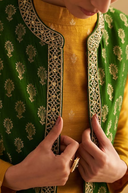 Taisha_Yellow Mohair Embroidery Round Neck Floral Woven Short Kurta _Online_at_Aza_Fashions