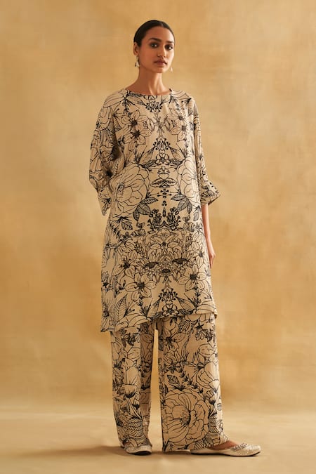 Shop_Taisha_White Handloom Cotton Round Neck Botanical Print Tunic And Pant _Online_at_Aza_Fashions