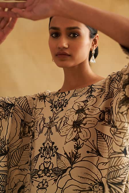 Buy_Taisha_White Handloom Cotton Round Neck Botanical Print Tunic And Pant 