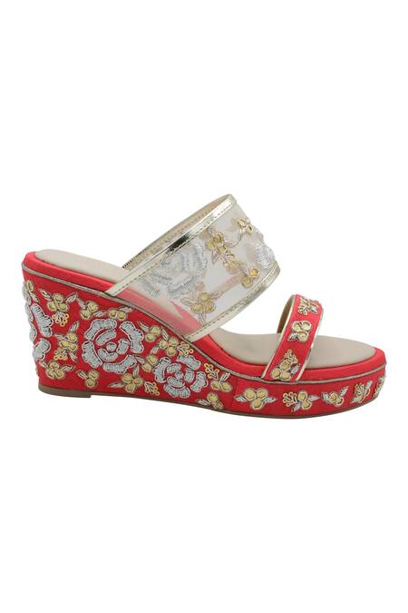 Veruschka By Payal Kothari_Red Zardozi Embroidered Bansuri Wedges _Online_at_Aza_Fashions