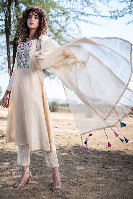 The Home Affair_Beige Chanderi Embroidery Mandarin Collar French Knot Kurta Set _Online_at_Aza_Fashions