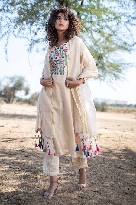 Buy_The Home Affair_Beige Chanderi Embroidery Mandarin Collar French Knot Kurta Set _Online_at_Aza_Fashions