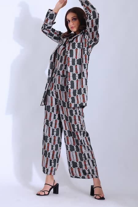 Studio Surbhi Embellished Lapel Collar Jacket 