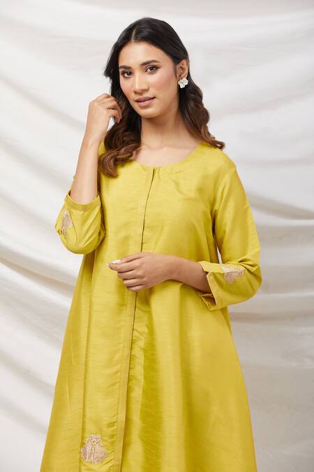 Basanti - Kapde Aur Koffee_Yellow Cotton, Silk Patchwork, Embroidery Round Asymmetric Kurta Set With Bag_Online_at_Aza_Fashions