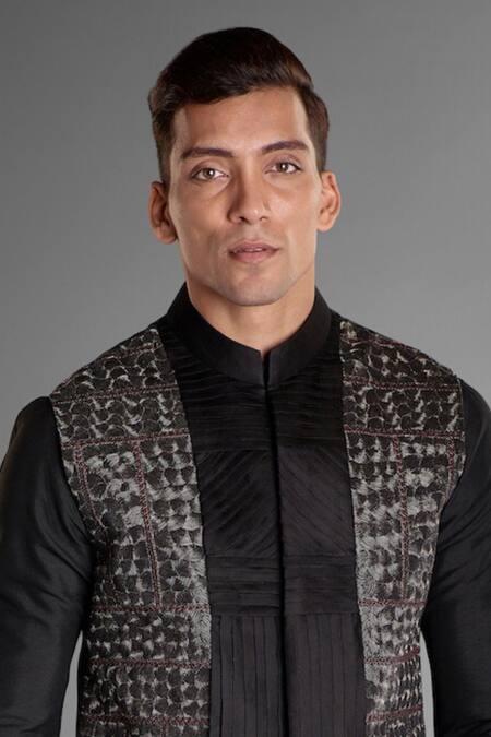 More Mischief_Black Silk, Linen Embroidery Scallop Zari Work Bundi_Online_at_Aza_Fashions