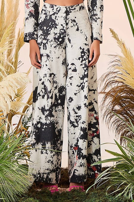 Shahin Mannan_Grey Thin Denim Typography Collared Neck Love Circle Short Jacket And Pant Set _Online_at_Aza_Fashions