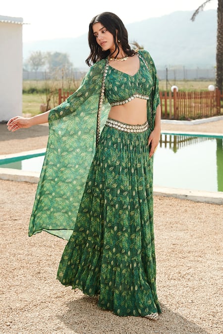 Buy_Basanti - Kapde Aur Koffee_Green Georgette Zari V-neck Leaf Cluster Print Cape And Skirt Set _Online_at_Aza_Fashions