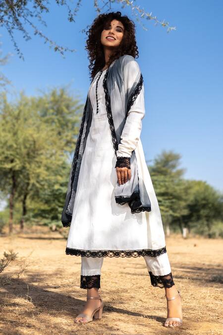 Buy_The Home Affair_Off White Cotton, Silk, Chiffon Lace, Chantelle Embellished Kurta Set _Online_at_Aza_Fashions