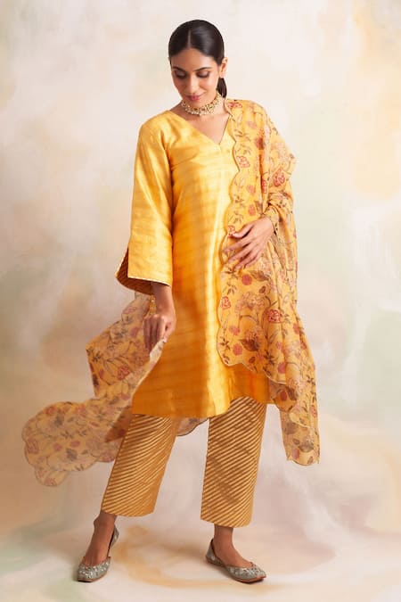 Palak & Mehak_Yellow Chanderi, Banarasi, Dupion Silk Stripe V Neck Pattern Kurta Set _Online_at_Aza_Fashions