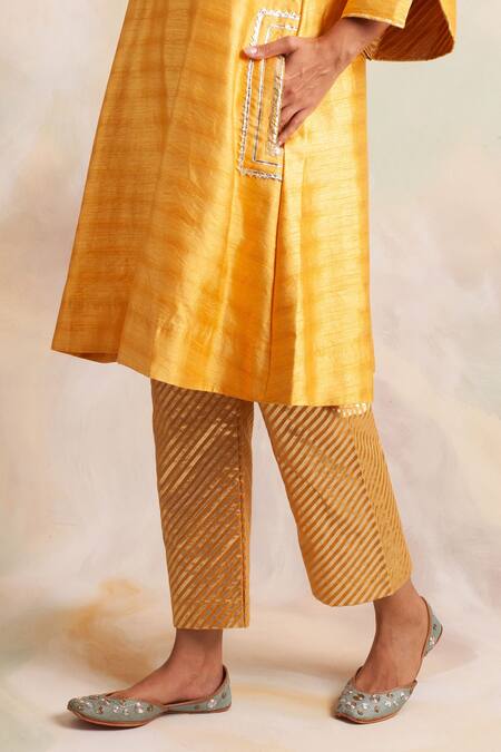 Palak & Mehak_Yellow Chanderi, Banarasi, Dupion Silk Stripe V Neck Pattern Kurta Set _at_Aza_Fashions