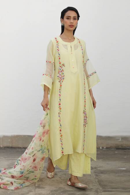 Buy_Begum_Yellow Kurta Chanderi Print And Embroidery Shikaara A-line Set _Online_at_Aza_Fashions