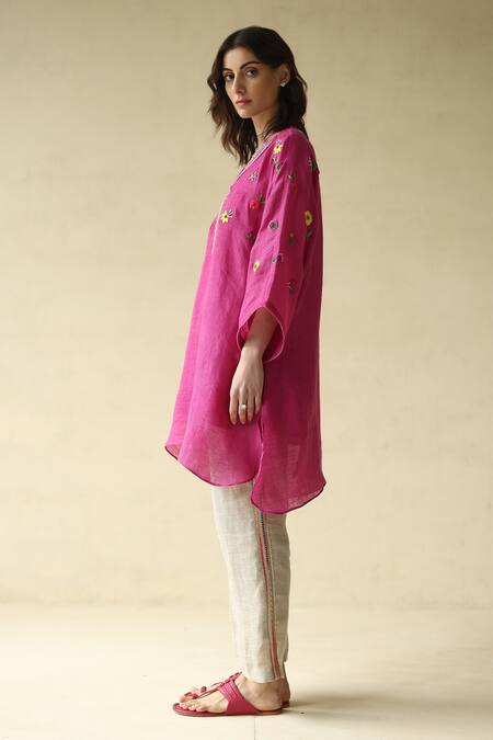 Buy_Roza_Fuchsia Embroidered Kaftan-cut Tunic _Online_at_Aza_Fashions