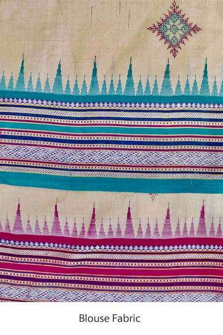 Paaprika_Beige Vidarbha Silk Floral Patterns Kasuti Embroidered Saree_Online_at_Aza_Fashions