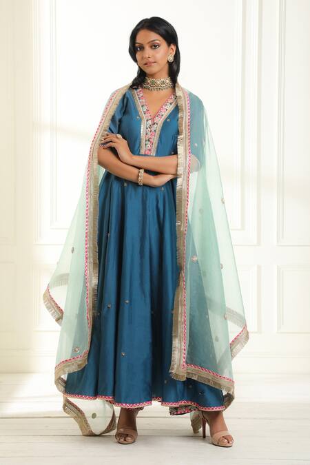 Buy Omana By Ranjana Bothra Blue Chanderi, Organza Embroidery, Beads V-neck Mastaani Anarkali Set Buy_Omana By Ranjana Bothra_Blue Chanderi, Organza Embroidery, Beads V-neck Mastaani Anarkali Set