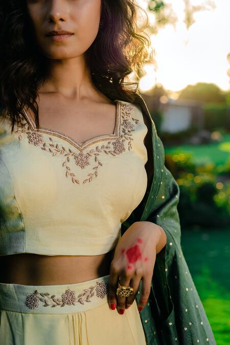 Shop Redpine Designs Green Silk, Georgette Beads, Embroidery Chanderi Cape Jacket And Lehenga Set Online at Aza Fashions Shop_Redpine Designs_Green Silk, Georgette Beads, Embroidery Chanderi Cape Jacket And Lehenga Set _Online_at_Aza_Fashions