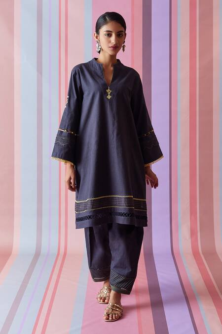 Buy_Bunka_Grey Cotton Embroidery Floral Lace V Neck Bell Sleeve Kurta And Salwar Set_Online_at_Aza_Fashions