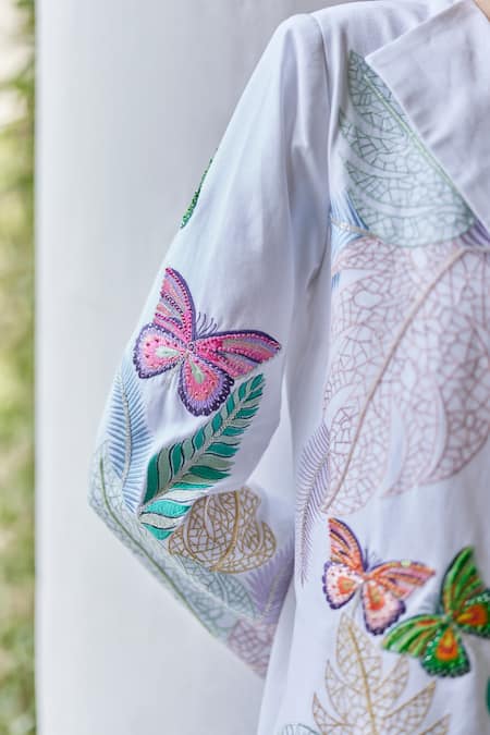 Buy_Betrue_White Cotton Linen Embroidered Floral Lapel Collar And Butterfly Jacket  _Online_at_Aza_Fashions