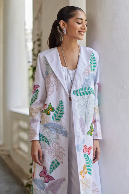 Shop_Betrue_White Cotton Linen Embroidered Floral Lapel Collar And Butterfly Jacket  _Online_at_Aza_Fashions