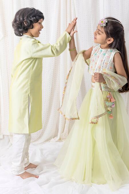Buy Chotibuti Green Organza Embroidery Placket Kurta Set Online at Aza Fashions Buy_Chotibuti_Green Organza Embroidery Placket Kurta Set _Online_at_Aza_Fashions