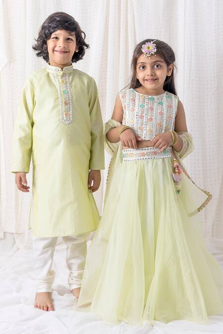 Shop Chotibuti Green Organza Gota Patti, Mirrors Embroidered Waistband Lehenga Set Online at Aza Fashions Shop_Chotibuti_Green Organza Gota Patti, Mirrors Embroidered Waistband Lehenga Set _Online_at_Aza_Fashions