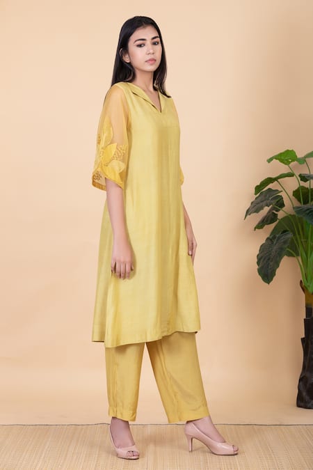 Buy_Chambray & CO._Yellow Silk Embroidery Collared Floral Thread Kurta Set _Online_at_Aza_Fashions