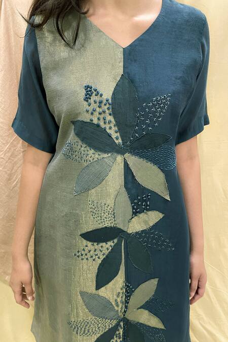 Chambray & CO. Green Cotton, Tissue, Chanderi Embroidery V-neck Straight Kurta And Pant Set Online at Aza Fashions Chambray & CO._Green Cotton, Tissue, Chanderi Embroidery V-neck Straight Kurta And Pant Set _Online_at_Aza_Fashions