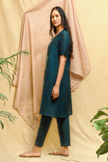 Shop Chambray & CO. Green Cotton, Tissue, Chanderi Embroidery V-neck Straight Kurta And Pant Set Online at Aza Fashions Shop_Chambray & CO._Green Cotton, Tissue, Chanderi Embroidery V-neck Straight Kurta And Pant Set _Online_at_Aza_Fashions