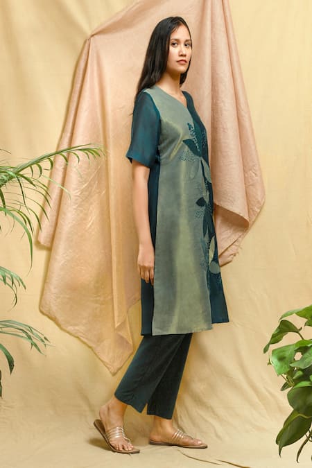 Chambray & CO. Green Cotton, Tissue, Chanderi Embroidery V-neck Straight Kurta And Pant Set at Aza Fashions Chambray & CO._Green Cotton, Tissue, Chanderi Embroidery V-neck Straight Kurta And Pant Set _at_Aza_Fashions