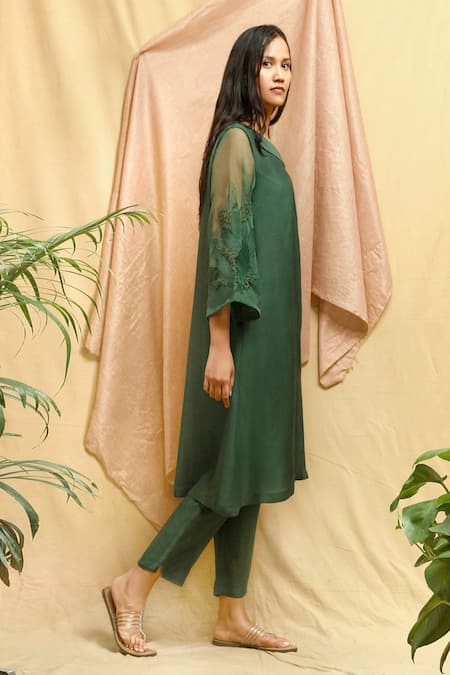 Chambray & CO._Green Organza, Silk, Velvet Embroidery Collared Straight Kurta And Pant Set _at_Aza_Fashions