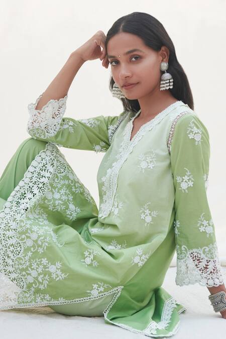 Mulmul_Green 100% Pure Mulmul Embroidered Chapoli Ombre Kurta Pant Set _at_Aza_Fashions