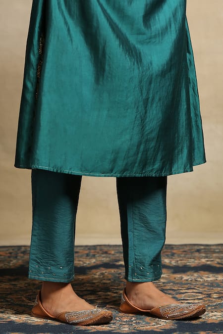 Weaver Story_Green Dupatta Organza, Handwoven Pure Chanderi, Kurta Lining A Line Set _at_Aza_Fashions