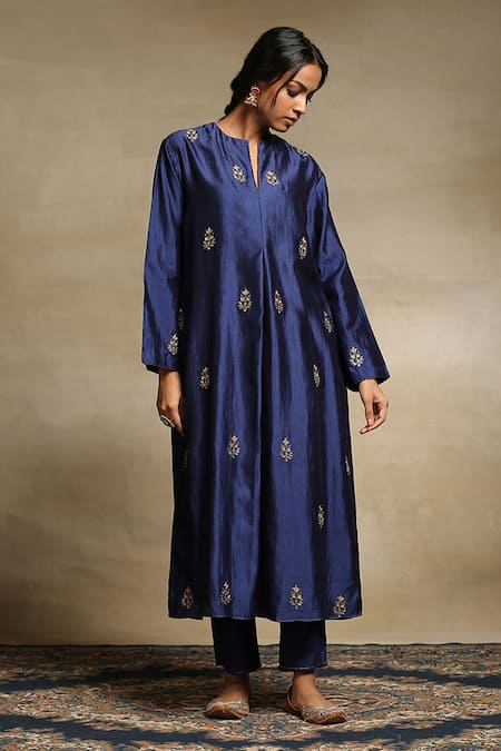 Shop_Weaver Story_Blue Dupatta Organza, Handwoven Pure Chanderi, Kurta Lining Embroidered Set _Online_at_Aza_Fashions