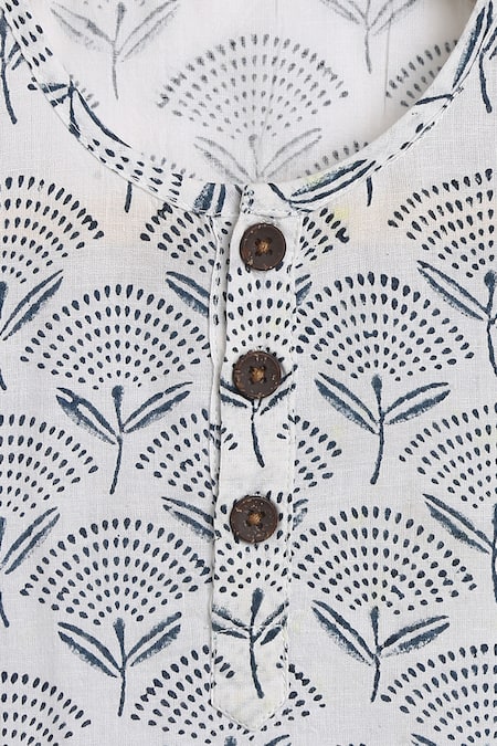 Charkhee_White Handloom Cotton Block Printed Night Suit_Online_at_Aza_Fashions