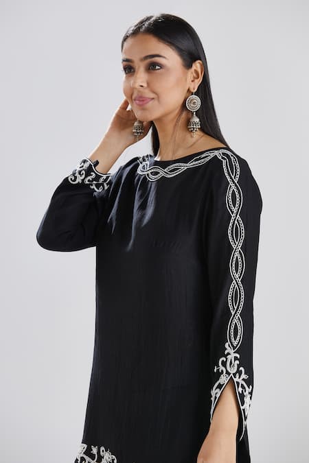 Buy Megha Bansal Black Chanderi Threads And Alizah Embroidered Short Kurta & Pant Set Online at Aza Fashions Buy_Megha Bansal_Black Chanderi Threads And Alizah Embroidered Short Kurta & Pant Set _Online_at_Aza_Fashions