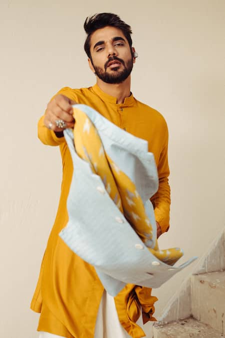 Ankita Shahabadi Blue Silk Embroidery Linear Bundi And Kurta Set Online at Aza Fashions Ankita Shahabadi_Blue Silk Embroidery Linear Bundi And Kurta Set _Online_at_Aza_Fashions