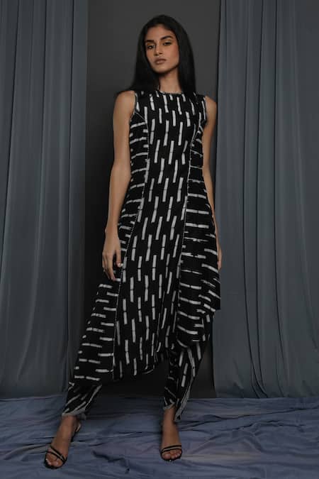 Buy Krishna Mehta Black Chanderi Round Neck Tie And Dye Tunic Online at Aza Fashions Buy_Krishna Mehta_Black Chanderi Round Neck Tie And Dye Tunic _Online_at_Aza_Fashions