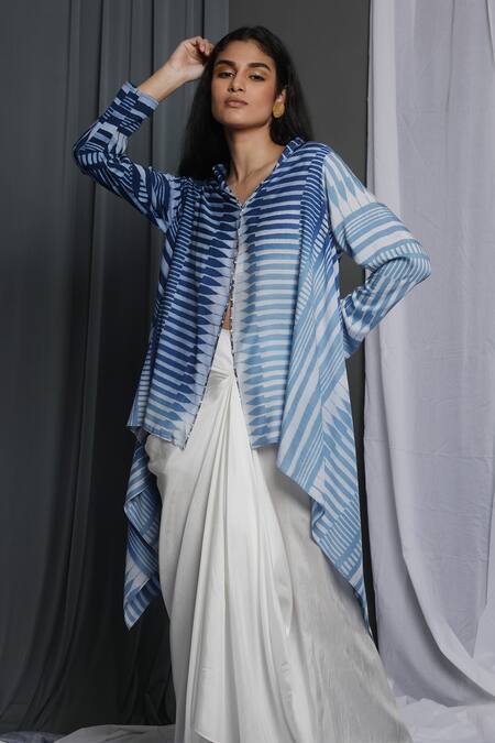 Buy_Krishna Mehta_Blue Chanderi Shawl Neck Geometrical Pattern Shaded Jacket_Online_at_Aza_Fashions