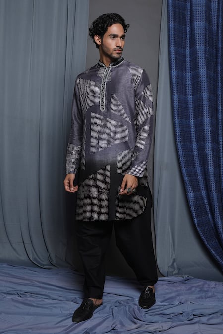 Buy_Krishna Mehta_Black Tussar Printed Geometric Ombre Kurta _Online_at_Aza_Fashions