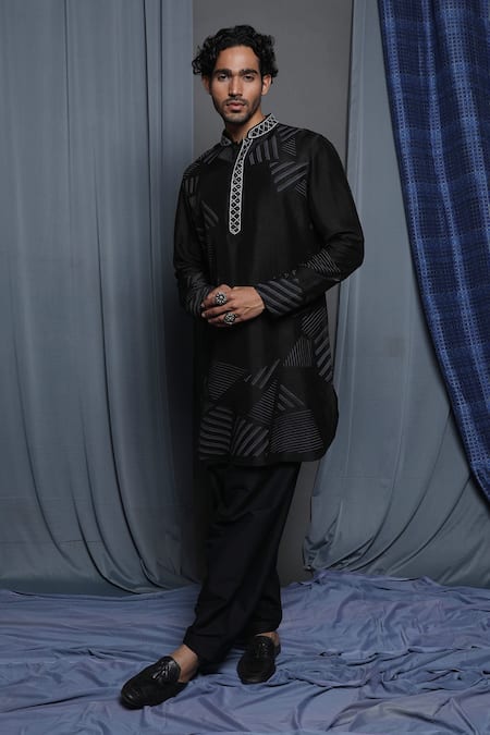 Buy_Krishna Mehta_Black Tussar Printed Stripe Kurta _Online_at_Aza_Fashions