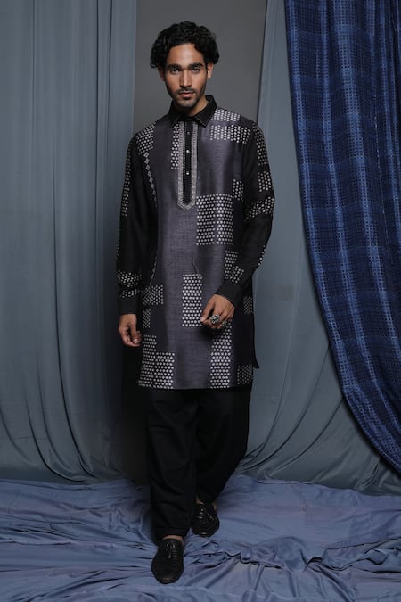 Buy_Krishna Mehta_Black Tussar Embroidery Geometric Print Ombre Kurta _Online_at_Aza_Fashions