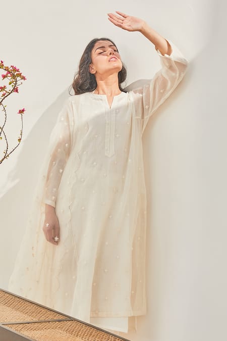 Chandbari_Ivory Chanderi Embroidered Dori Work Notched Round Neck Kurta Palazzo Set_at_Aza_Fashions