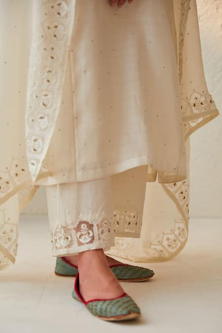 Buy_Chandbari_Ivory Chanderi Embroidered Thread Kurta Round Neck A-line Palazzo Set_Online_at_Aza_Fashions